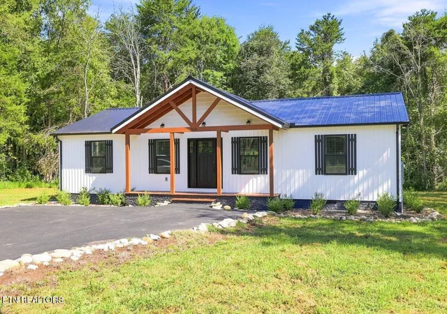 Photo 3 of Sale Pending at 3614 Cove Ln, Baneberry, TN 37890 | MLS# 1353155 | Listing updated on 2026-09-18