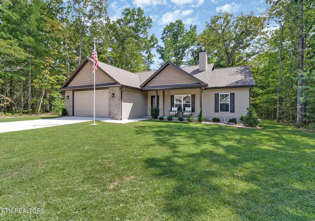 Photo 1 of Single family home for sale at 106 Tavistock Ln, Fairfield Glade, TN 38558 | MLS# 1353113 | Listing updated on 2026-09-09