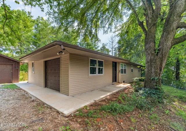 Photo 1 of Single family home for sale at 1319 Boyds Creek Hwy, Seymour, TN 37865 | MLS# 1353133 | Listing updated on 2026-10-06