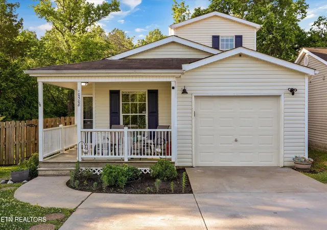 Photo 1 of Single family home for sale at 10508 Lone Star Wy, Knoxville, TN 37932 | MLS# 1353029 | Listing updated on 2026-09-10