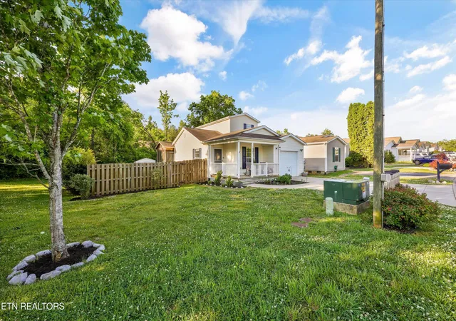 Photo 3 of Single family home for sale at 10508 Lone Star Wy, Knoxville, TN 37932 | MLS# 1353029 | Listing updated on 2026-10-23