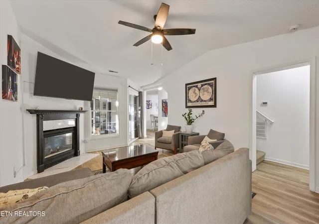 Photo 4 of Single family home for sale at 10508 Lone Star Wy, Knoxville, TN 37932 | MLS# 1353029 | Listing updated on 2026-10-23