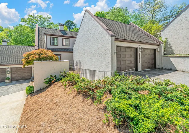 Photo 1 of Sale Pending at 1246 Orleans Dr, Knoxville, TN 37919 | MLS# 1353494 | Listing updated on 2026-09-04
