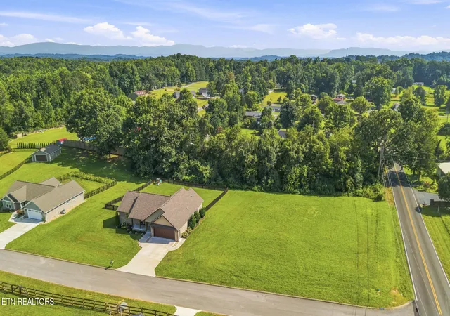 Photo 2 of Single family home for sale at 408 Melford Dr, Strawberry Plains, TN 37871 | MLS# 1353635 | Listing updated on 2026-09-15