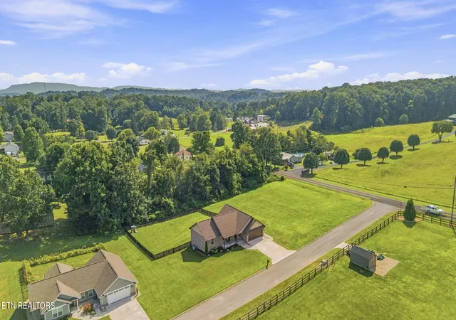Photo 3 of Single family home for sale at 408 Melford Dr, Strawberry Plains, TN 37871 | MLS# 1353635 | Listing updated on 2026-09-15