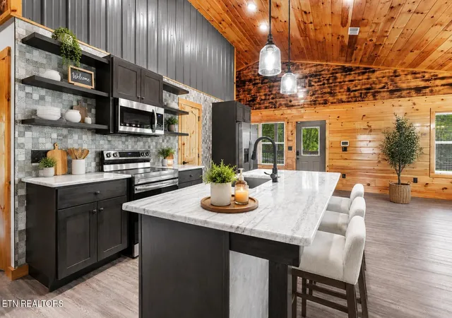 Photo 4 of Single family home for sale at 353 Oak Lake Dr, Sevierville, TN 37876 | MLS# 1353191 | Listing updated on 2026-10-06