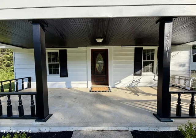 Photo 4 of Sale Pending at 4701 Daystar Ln, Knoxville, TN 37918 | MLS# 1353188 | Listing updated on 2026-10-16