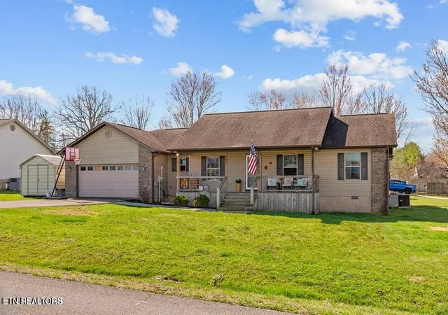 Photo 1 of Single family home for sale at 34 Lakyn Dr, Crossville, TN 38571 | MLS# 1353075 | Listing updated on 2026-08-25