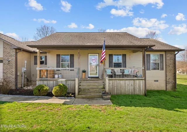 Photo 2 of Single family home for sale at 34 Lakyn Dr, Crossville, TN 38571 | MLS# 1353075 | Listing updated on 2026-08-25