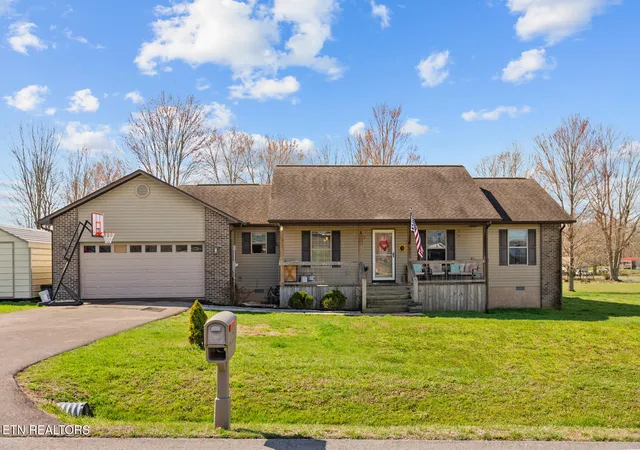 Photo 3 of Single family home for sale at 34 Lakyn Dr, Crossville, TN 38571 | MLS# 1353075 | Listing updated on 2026-08-25
