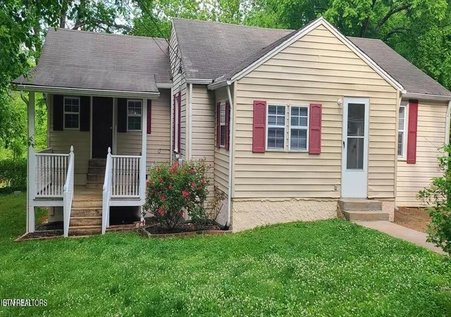 Photo 1 of Single family home for sale at 1300 Yellowstone Rd, Knoxville, TN 37914 | MLS# 1353085 | Listing updated on 2026-08-26