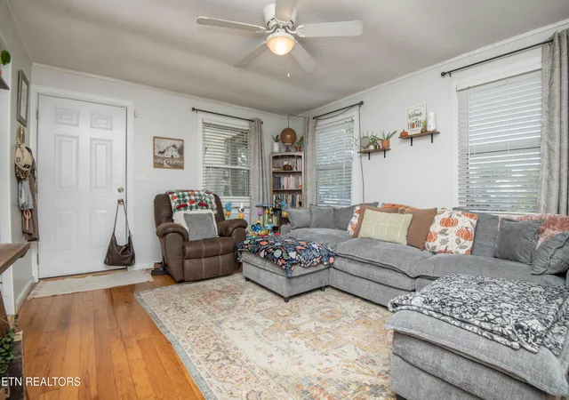 Photo 2 of Sale Pending at 602 Fontana Ave, Maryville, TN 37804 | MLS# 1353094 | Listing updated on 2026-08-30