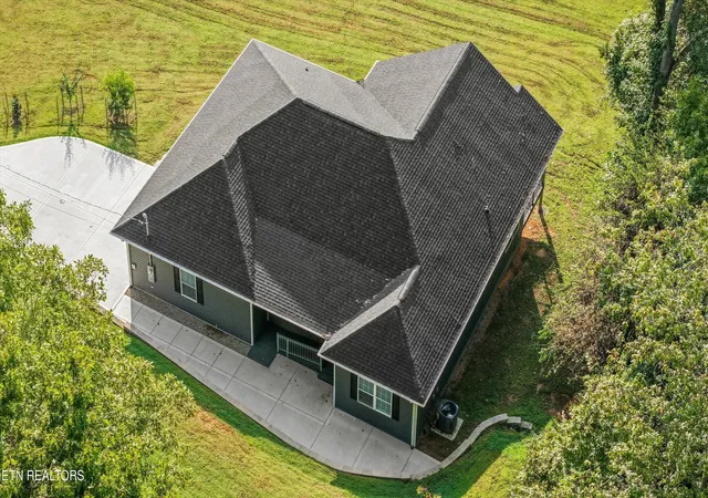 Photo 3 of Single family home for sale at 268 Shady Shores Ln, Kingston, TN 37763 | MLS# 1353221 | Listing updated on 2026-08-31