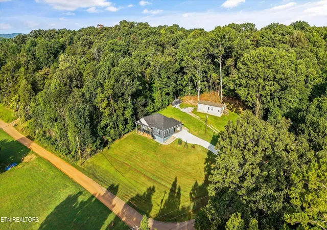Photo 4 of Single family home for sale at 268 Shady Shores Ln, Kingston, TN 37763 | MLS# 1353221 | Listing updated on 2026-08-31