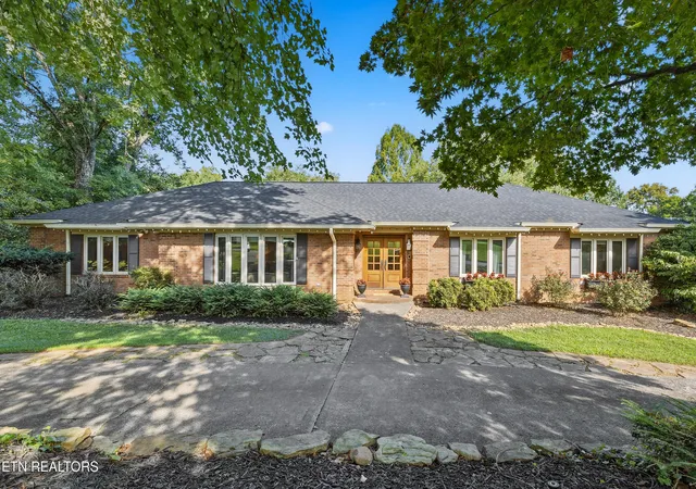 Photo 1 of Single family home for sale at 2301 Craig Cvs Rd, Knoxville, TN 37919 | MLS# 1353831 | Listing updated on 2026-09-03