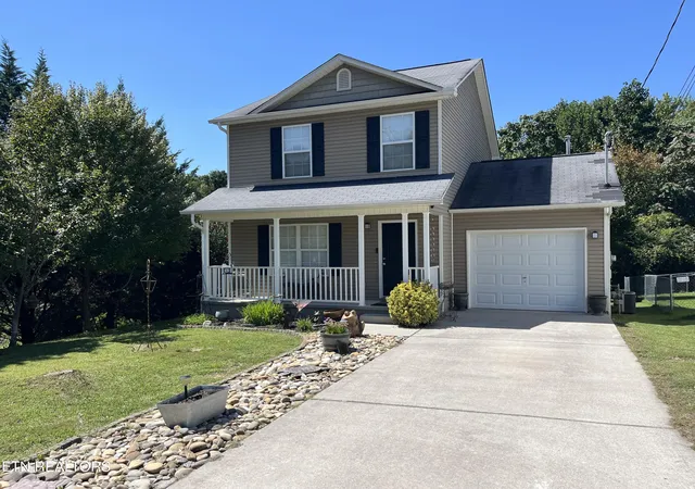 Photo 1 of Single family home for sale at 8201 Oak Terrace Ln, Powell, TN 37849 | MLS# 1353173 | Listing updated on 2026-09-15