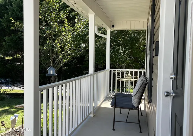Photo 2 of Single family home for sale at 8201 Oak Terrace Ln, Powell, TN 37849 | MLS# 1353173 | Listing updated on 2026-09-15