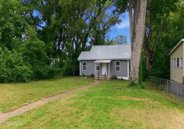 Photo 2 of Single family home for sale at 314 Oakland St, Knoxville, TN 37914 | MLS# 1353156 | Listing updated on 2026-08-26