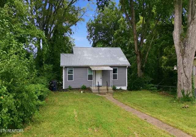 Photo 3 of Single family home for sale at 314 Oakland St, Knoxville, TN 37914 | MLS# 1353156 | Listing updated on 2026-08-26