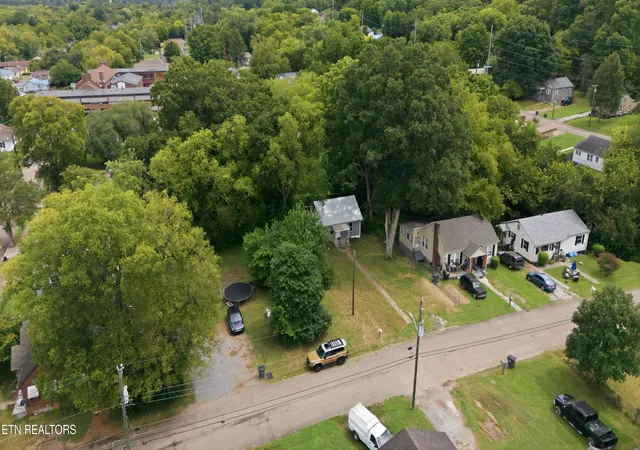 Photo 4 of Single family home for sale at 314 Oakland St, Knoxville, TN 37914 | MLS# 1353156 | Listing updated on 2026-08-26