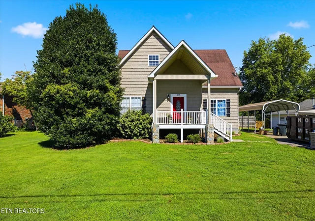 Photo 1 of Single family home for sale at 405 Douglas Ln, Clinton, TN 37716 | MLS# 1353141 | Listing updated on 2026-09-17