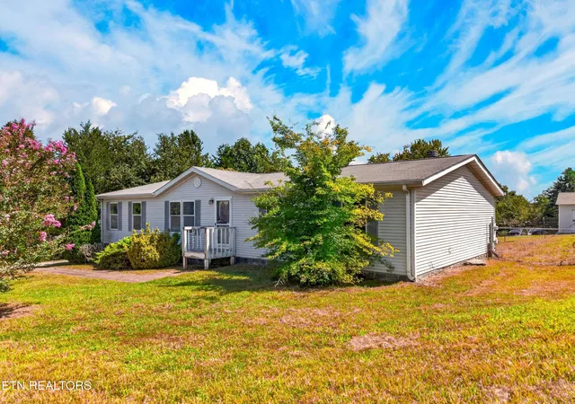 Photo 3 of Single family home for sale at 1414 Stony Point Road, Knoxville, TN 37914 | MLS# 1353139 | Listing updated on 2026-09-17