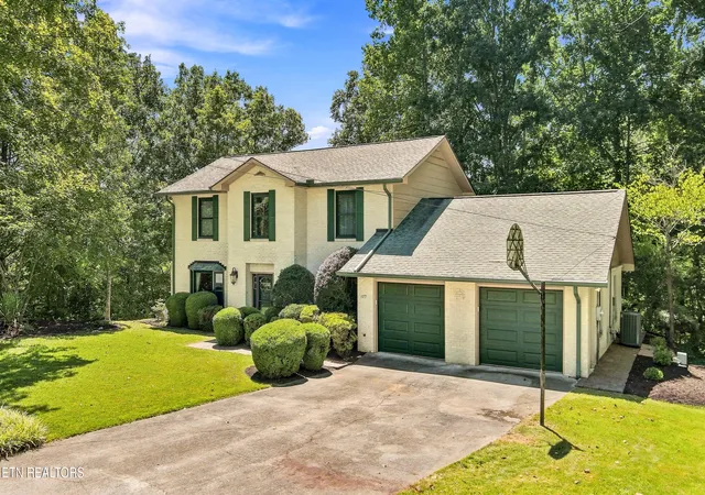 Photo 3 of Sale Pending at 123 Garnet Ln, Oak Ridge, TN 37830 | MLS# 1353495 | Listing updated on 2026-09-07