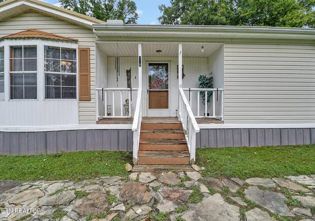 Photo 3 of Single family home for sale at 592 Heidel Rd, Wartburg, TN 37887 | MLS# 1353152 | Listing updated on 2026-09-10