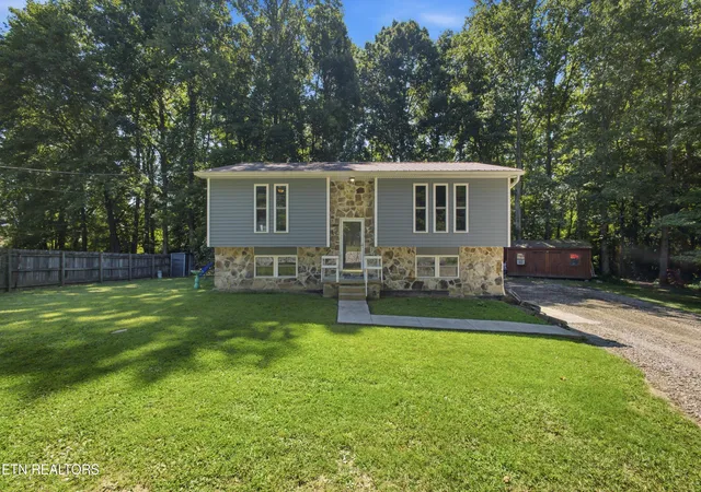 Photo 1 of Single family home for sale at 713 Petit Ln, Wartburg, TN 37887 | MLS# 1353172 | Listing updated on 2026-10-06