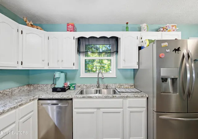 Photo 3 of Single family home for sale at 713 Petit Ln, Wartburg, TN 37887 | MLS# 1353172 | Listing updated on 2026-10-06