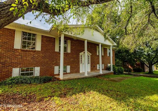 Photo 2 of Single family home for sale at 3073 Marvin Cir, Maryville, TN 37803 | MLS# 1353527 | Listing updated on 2026-09-15
