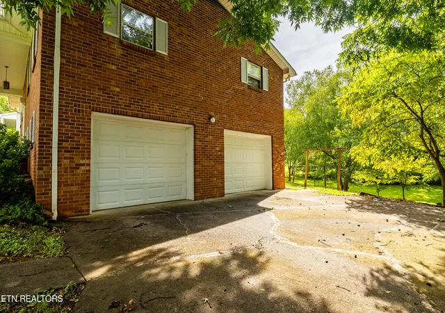 Photo 4 of Single family home for sale at 3073 Marvin Cir, Maryville, TN 37803 | MLS# 1353527 | Listing updated on 2026-09-15