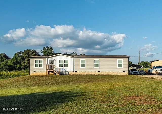 Photo 3 of Single family home for sale at 583 Randolph Fridley Rd, Sweetwater, TN 37874 | MLS# 1353227 | Listing updated on 2026-09-09