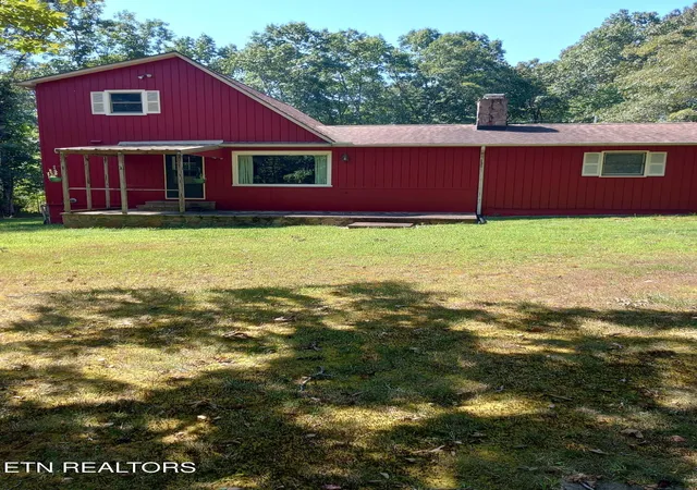 Photo 2 of Single family home for sale at 5321 Pawnee Rd, Crossville, TN 38572 | MLS# 1353338 | Listing updated on 2026-08-27