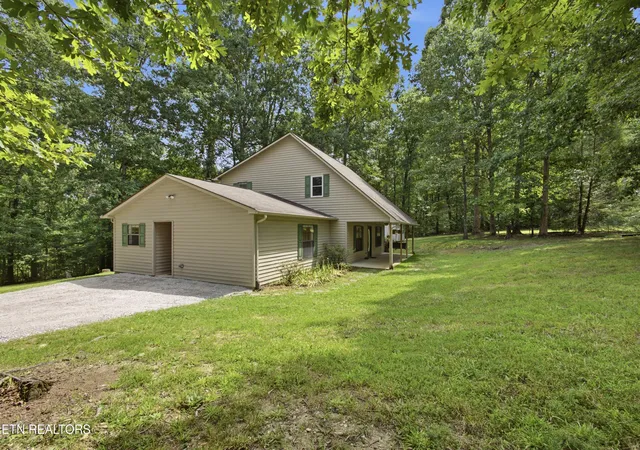 Photo 3 of Sale Pending at 152 Maple Ln, Harriman, TN 37748 | MLS# 1353180 | Listing updated on 2026-08-29
