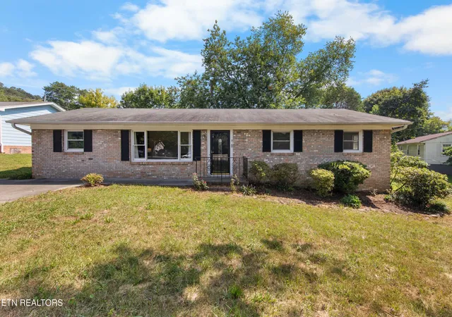 Photo 2 of Single family home for sale at 6604 Duke Rd, Knoxville, TN 37918 | MLS# 1353643 | Listing updated on 2026-09-01
