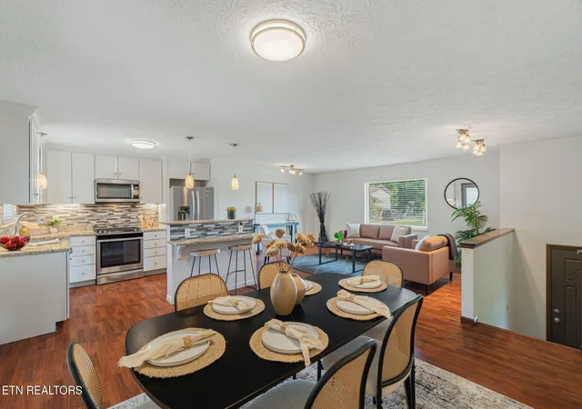 Photo 2 of Single family home for sale at 7301 Oxmoor Rd, Knoxville, TN 37931 | MLS# 1353457 | Listing updated on 2026-10-06