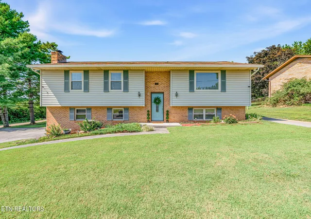 Photo 2 of Single family home for sale at 7301 Oxmoor Rd, Knoxville, TN 37931 | MLS# 1353457 | Listing updated on 2026-09-16