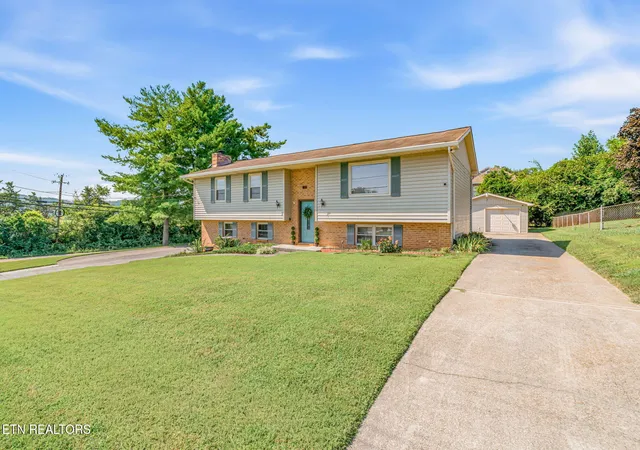 Photo 4 of Single family home for sale at 7301 Oxmoor Rd, Knoxville, TN 37931 | MLS# 1353457 | Listing updated on 2026-09-16