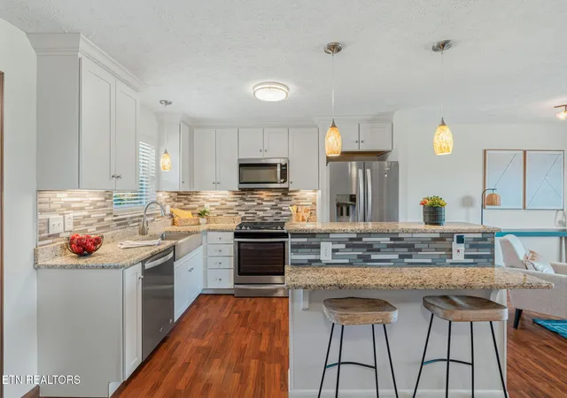 Photo 3 of Single family home for sale at 7301 Oxmoor Rd, Knoxville, TN 37931 | MLS# 1353457 | Listing updated on 2026-10-06