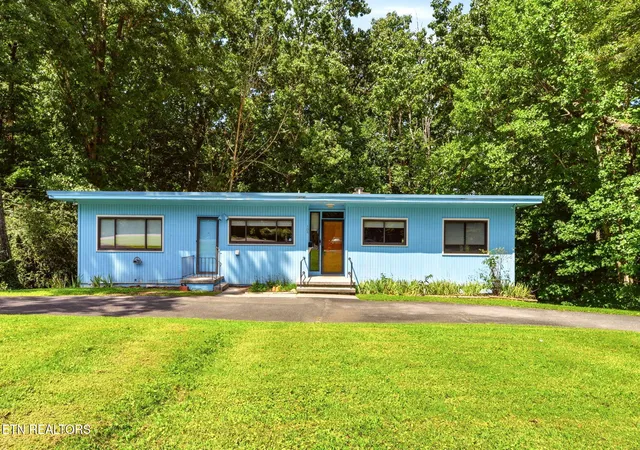 Photo 1 of Sale Pending at 103 Endicott Ln, Oak Ridge, TN 37830 | MLS# 1353360 | Listing updated on 2026-09-15