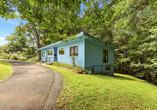 Photo 3 of Sale Pending at 103 Endicott Ln, Oak Ridge, TN 37830 | MLS# 1353360 | Listing updated on 2026-09-15
