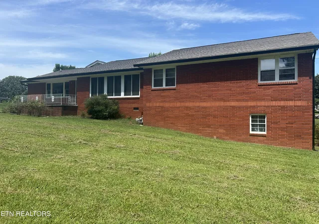 Photo 3 of Single family home for sale at 1966 Magnolia Ave, Morristown, TN 37814 | MLS# 1353236 | Listing updated on 2026-10-01