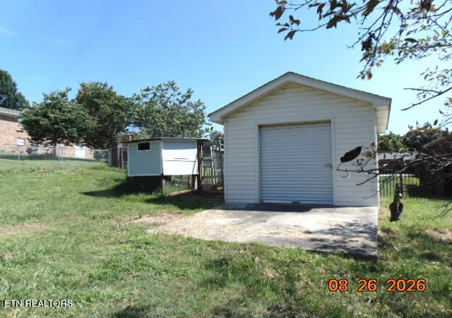 Photo 3 of Single family home for sale at 406 Iroquois Ln, Seymour, TN 37865 | MLS# 1353234 | Listing updated on 2026-10-07