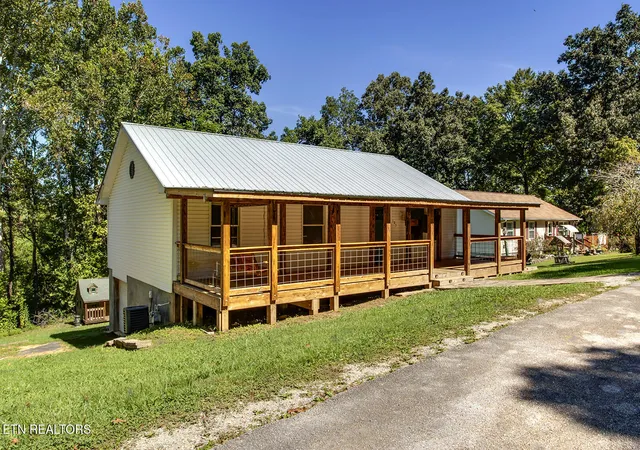 Photo 2 of Sale Pending at 105 Shady Ln, Rockwood, TN 37854 | MLS# 1353239 | Listing updated on 2026-08-30