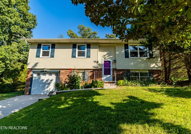 Photo 1 of Single family home for sale at 10913 Concord Woods Dr, Knoxville, TN 37934 | MLS# 1353590 | Listing updated on 2026-09-18