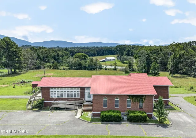 Photo 1 of Single family home for sale at 10174 Vandever Rd, Crossville, TN 38572 | MLS# 1353249 | Listing updated on 2026-09-23