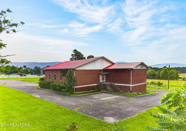 Photo 3 of Single family home for sale at 10174 Vandever Rd, Crossville, TN 38572 | MLS# 1353249 | Listing updated on 2026-09-23