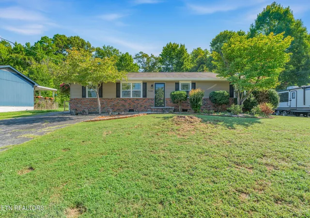 Photo 2 of Single family home for sale at 7120 Hurst Ln, Knoxville, TN 37918 | MLS# 1353326 | Listing updated on 2026-09-14