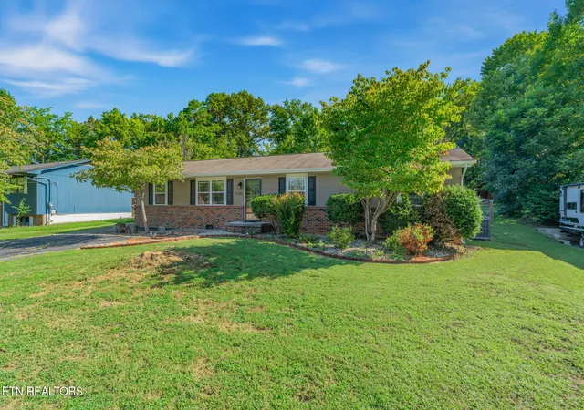 Photo 4 of Single family home for sale at 7120 Hurst Ln, Knoxville, TN 37918 | MLS# 1353326 | Listing updated on 2026-09-14